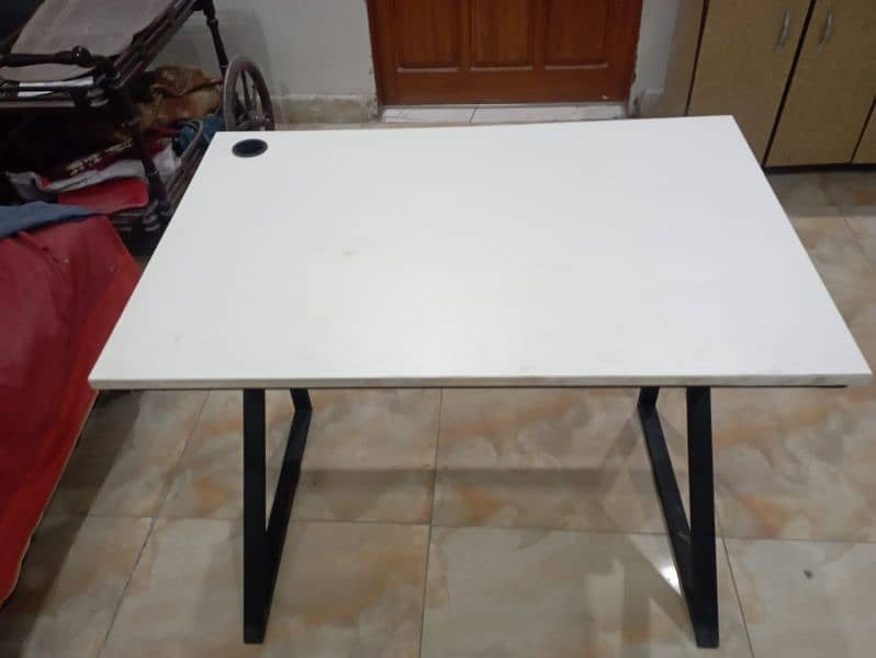 Computer Table 3