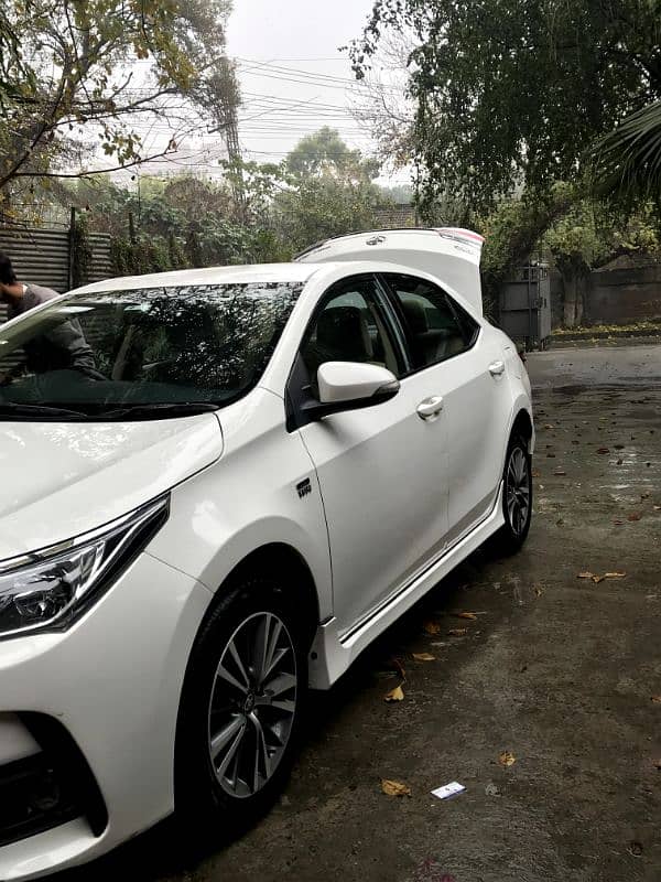 Toyota Corolla Altis 2017 3