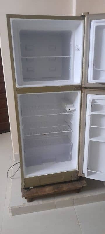 "REFRIGERATOR" 2