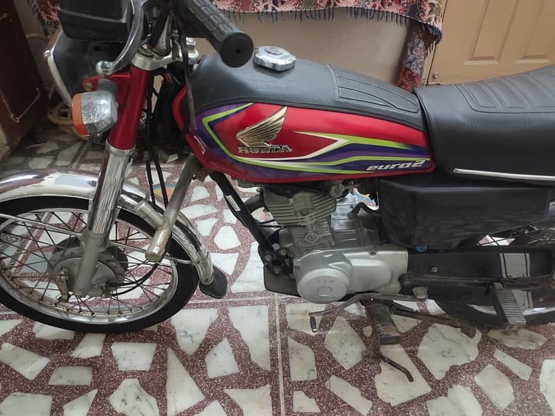 Honda 125 Red 0