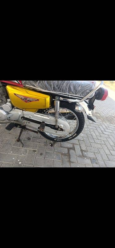 Honda 125 Special Edition – Karachi Number 3