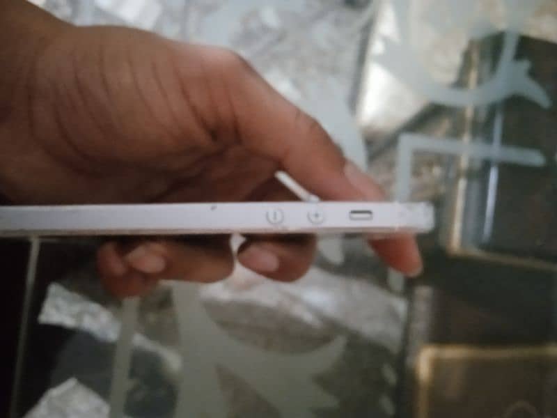 iphone 5s non pta 16gb good condition best iphone Whatsapp 03121409761 1