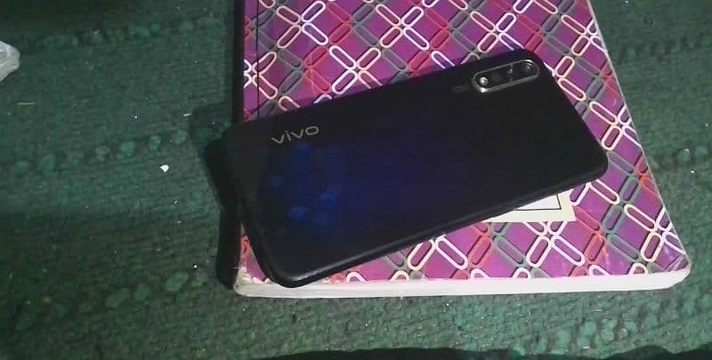 Vivo s1 4/128 6