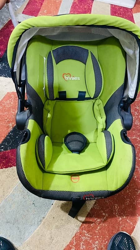 Tinnies original Car seat/ baby carrier / 0