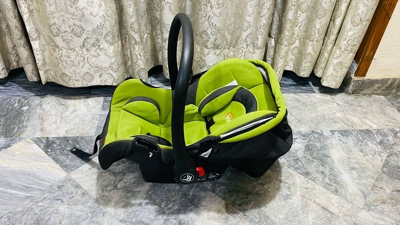 Tinnies original Car seat/ baby carrier / 4