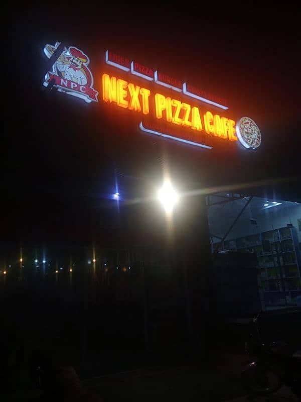 Running FastFood Restaurant Nest Pizza Cafe 0