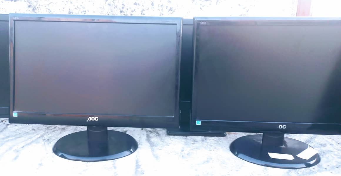 "6 Computers for Sale with 6 LCDs - Look Like New!" 2