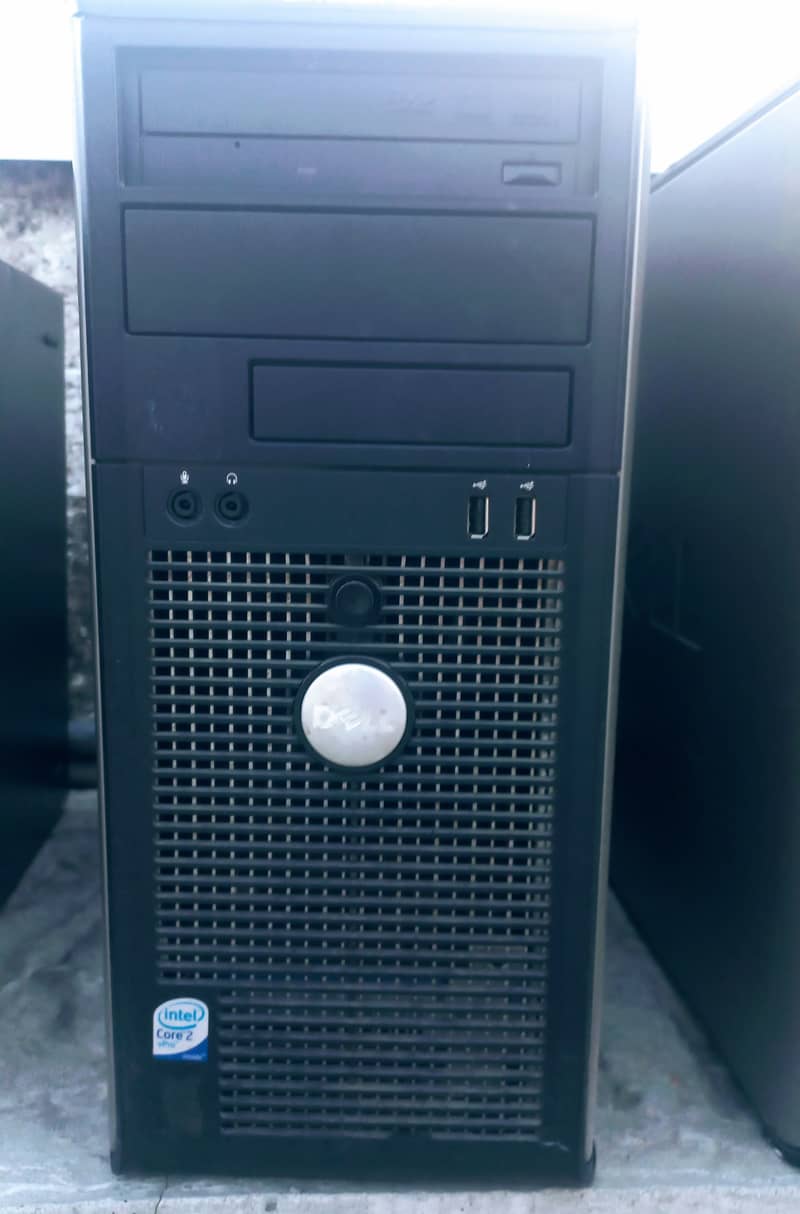 "6 Computers for Sale with 6 LCDs - Look Like New!" 6