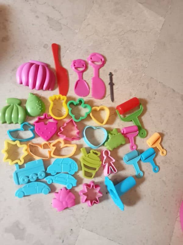 Miscellaneous plastic toy sets 5