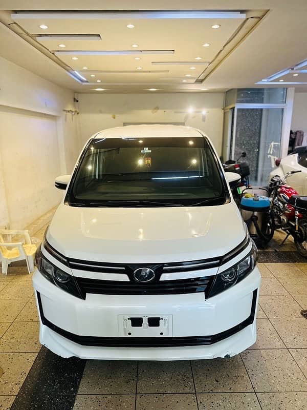 Toyota Voxy 2015 7