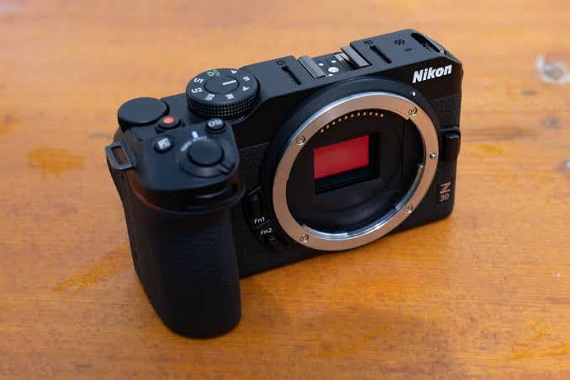 Nikon z30 with kit lens 16.50 2