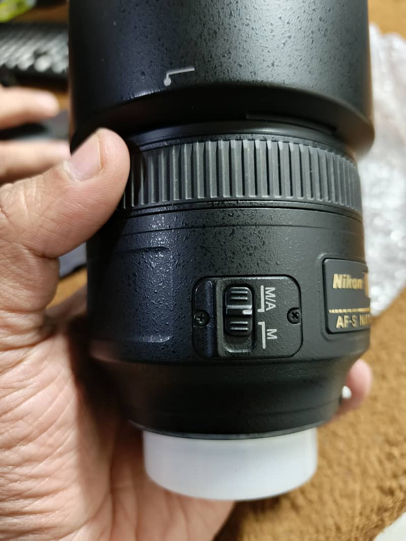 Nikon 85mm 1.8G AF  lens 10/10 Condition 3