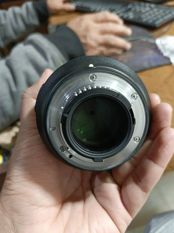 Nikon 85mm 1.8G AF  lens 10/10 Condition 5