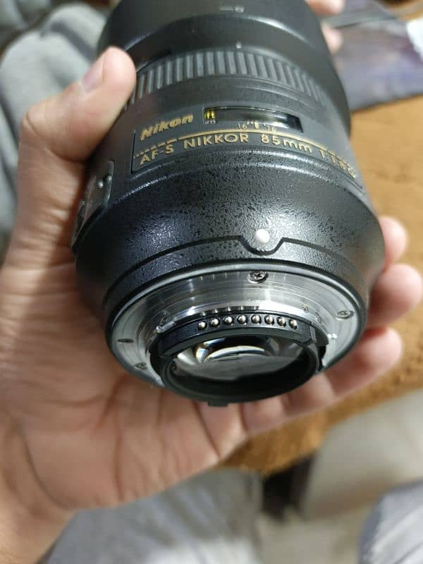 Nikon 85mm 1.8G AF  lens 10/10 Condition 6