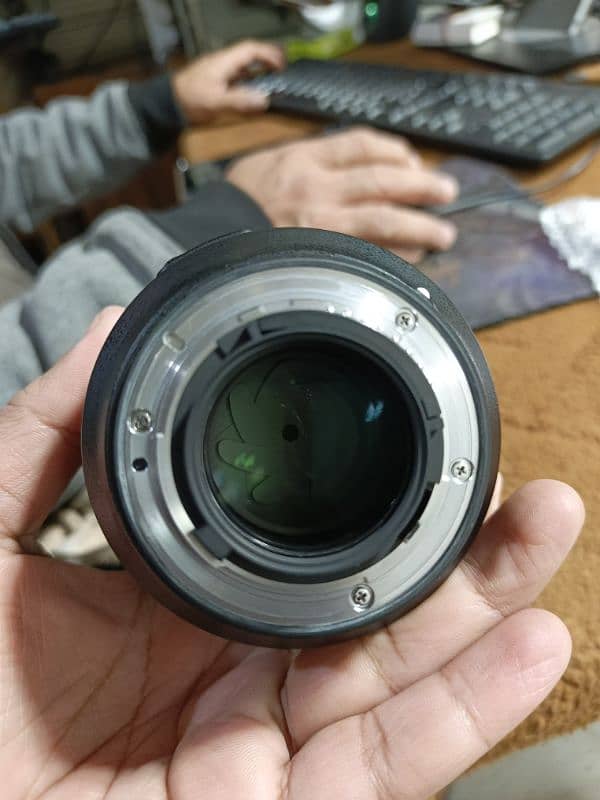 Nikon 85mm 1.8G AF  lens 10/10 Condition 7