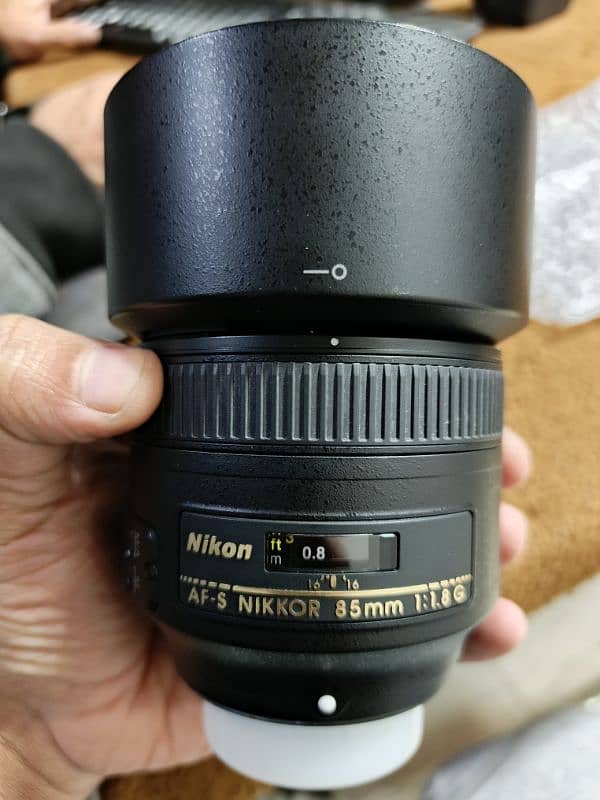 Nikon 85mm 1.8G AF  lens 10/10 Condition 8