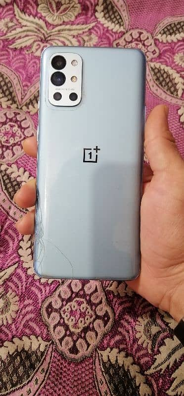 One Plus 9R 8+4  256 Gb Memory 2