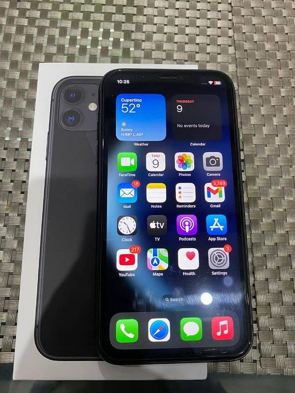 iphone 11 Factory Unlock with box black color 64gb 0