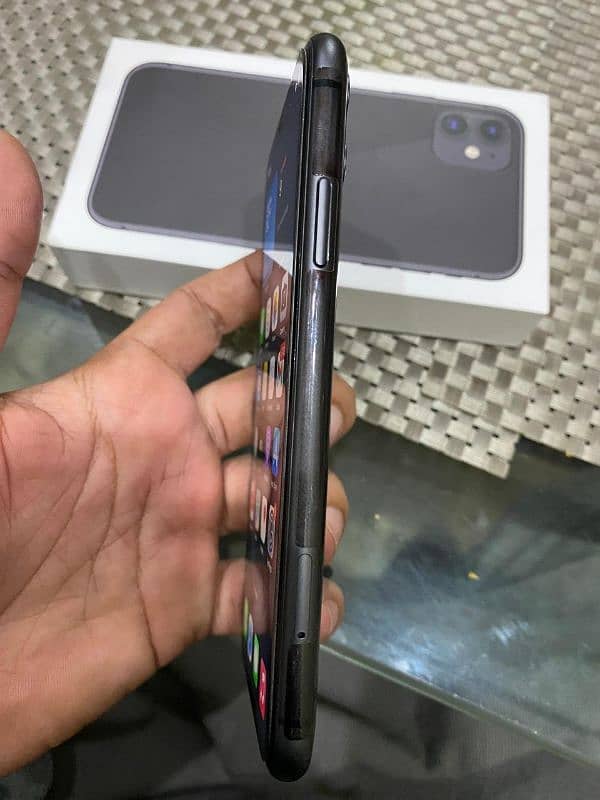 iphone 11 Factory Unlock with box black color 64gb 1