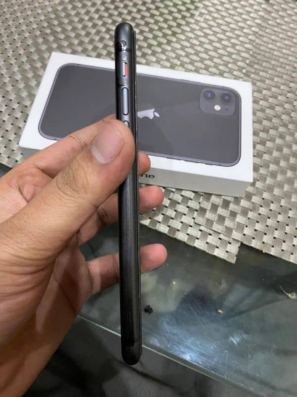 iphone 11 Factory Unlock with box black color 64gb 2