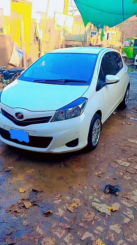 Toyota Vitz 2013/2015 4