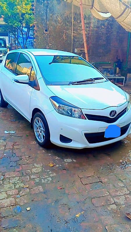 Toyota Vitz 2013/2015 4