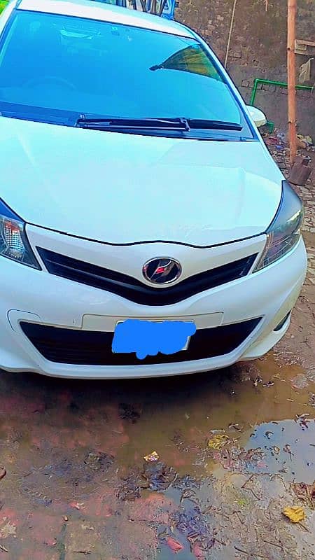 Toyota Vitz 2013/2015 5