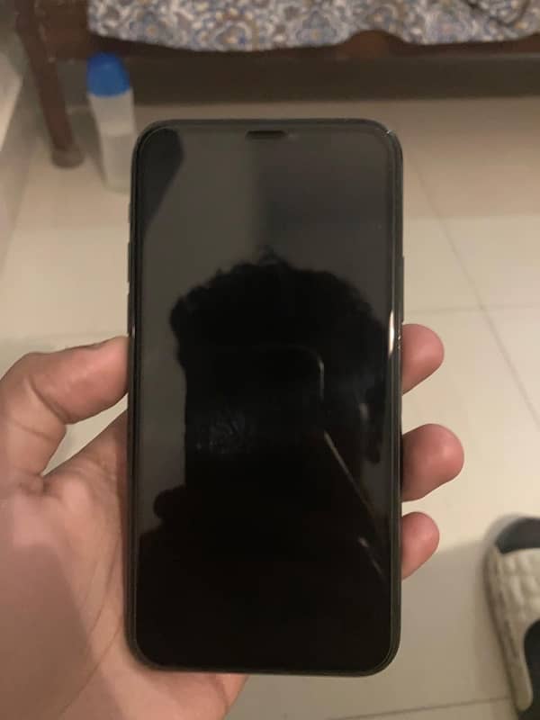 IPHONE 11 PRO 64 GB 2