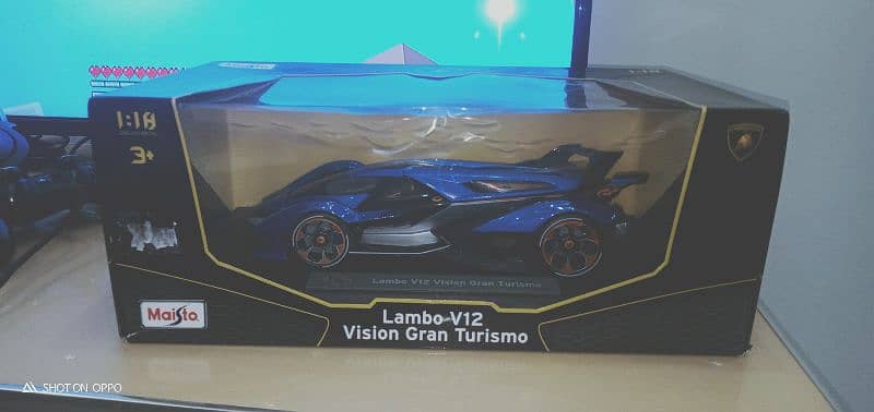 Lamborghini v12 vision gt 1/18 scale original Maisto 1