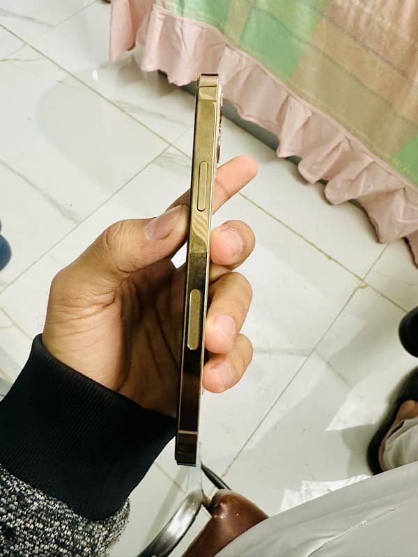 Iphone 12 Pro (NON PTA) 0