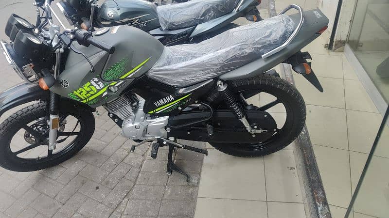 Yamaha YBR-G Grey Matt colour 1