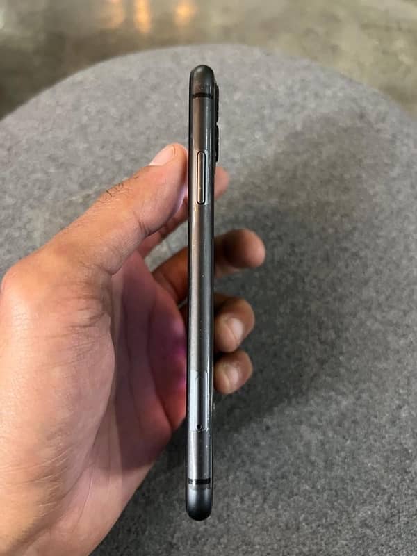 Iphone 11 64gb pta approved 1