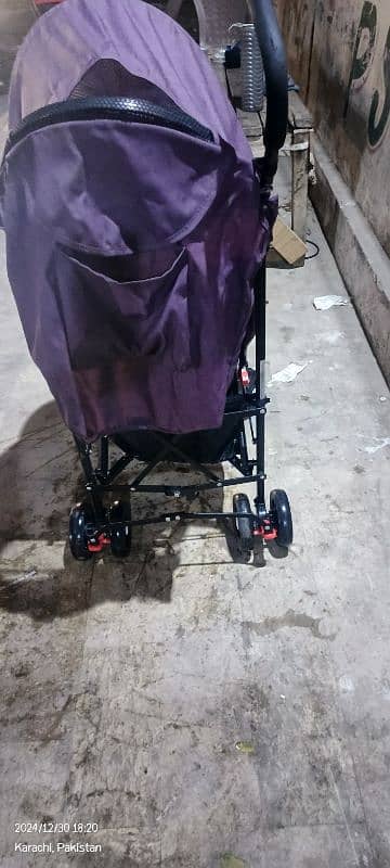 Selling almost new imported pram 4
