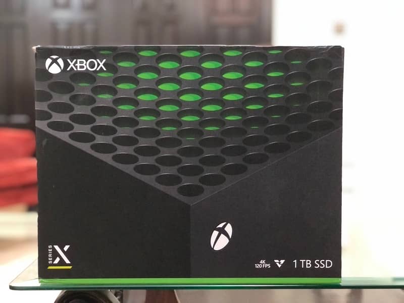 Xbox Series X 1 TB 4K 120 FPS UK Variant with Free Call of Duty DVD 1