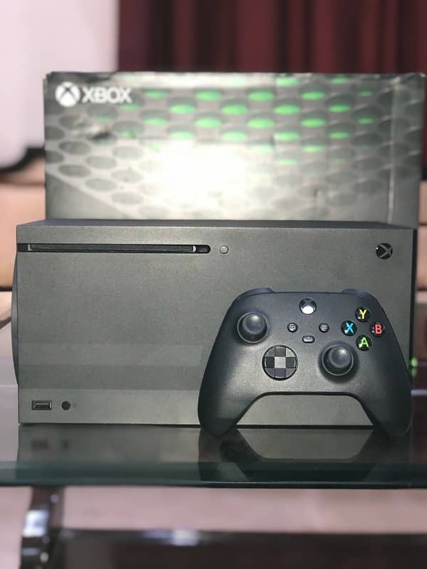 Xbox Series X 1 TB 4K 120 FPS UK Variant with Free Call of Duty DVD 9