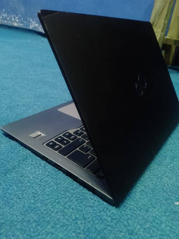 FUJITSU  Core i7  10 GB ram 2