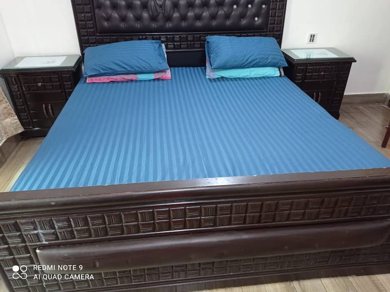 King Size bed set with dresser, sides and Spring matress 0