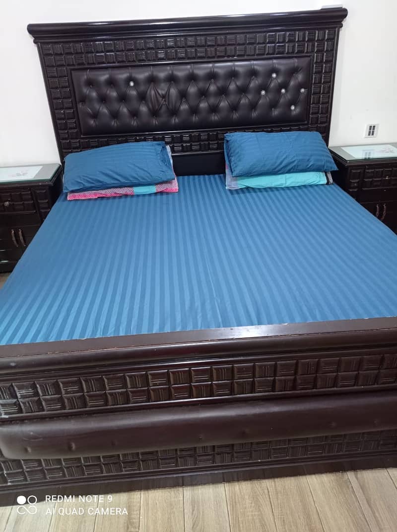 King Size bed set with dresser, sides and Spring matress 1