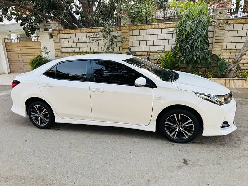 Corolla Altis 1.6 11