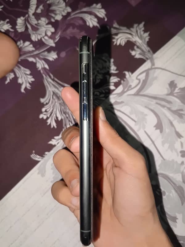 Iphone 11 Pro - Pta Approved 1