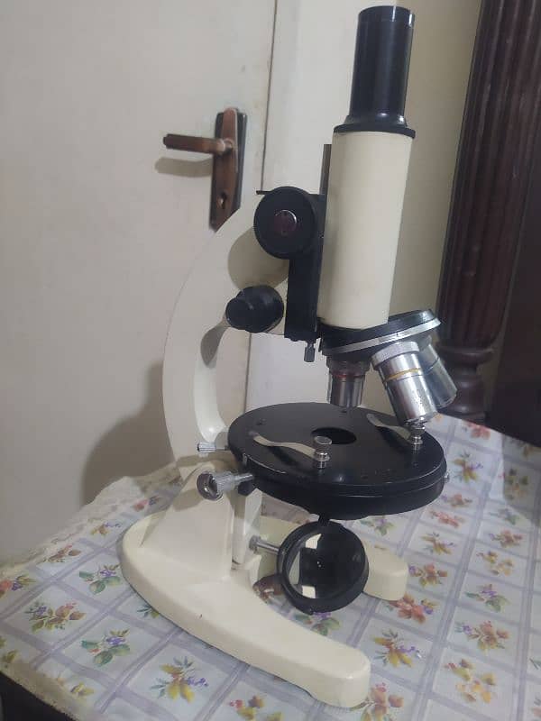 Microscope (Monocular) 1