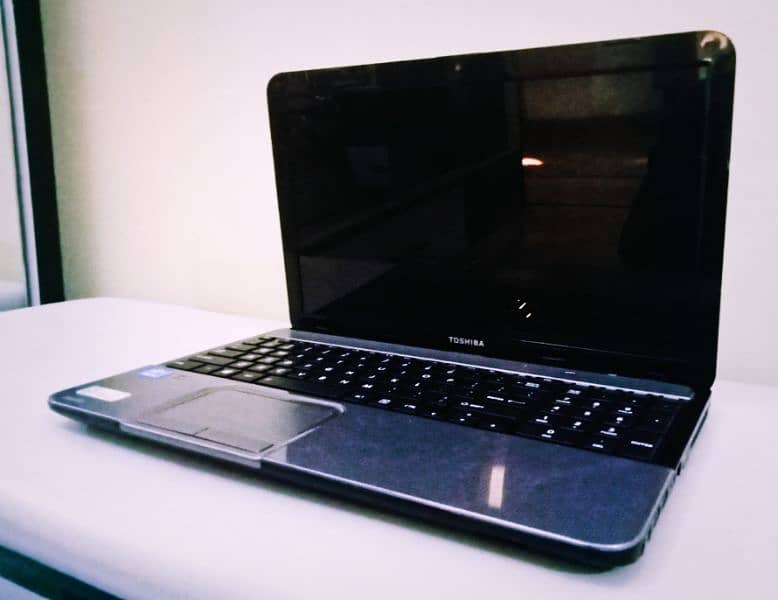 Toshiba big Screen laptop 1