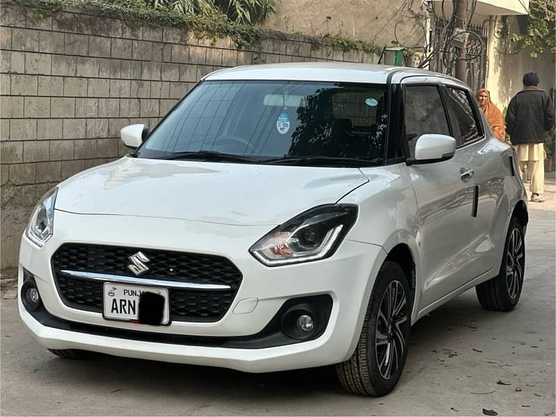 Suzuki Swift GLX 2024 1