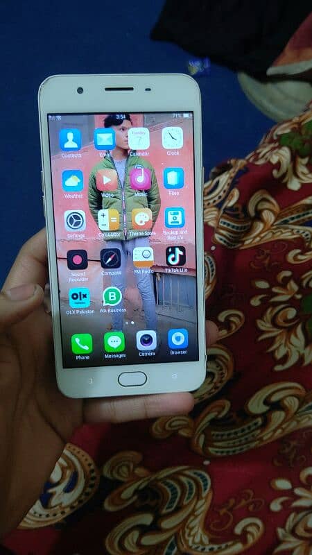 all OK h Oppo f1s h 32jb h non pta h exchnge ho jya j 5