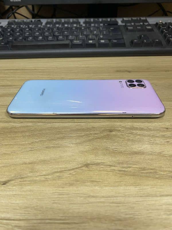 HUAWEI P 40 LITE 4