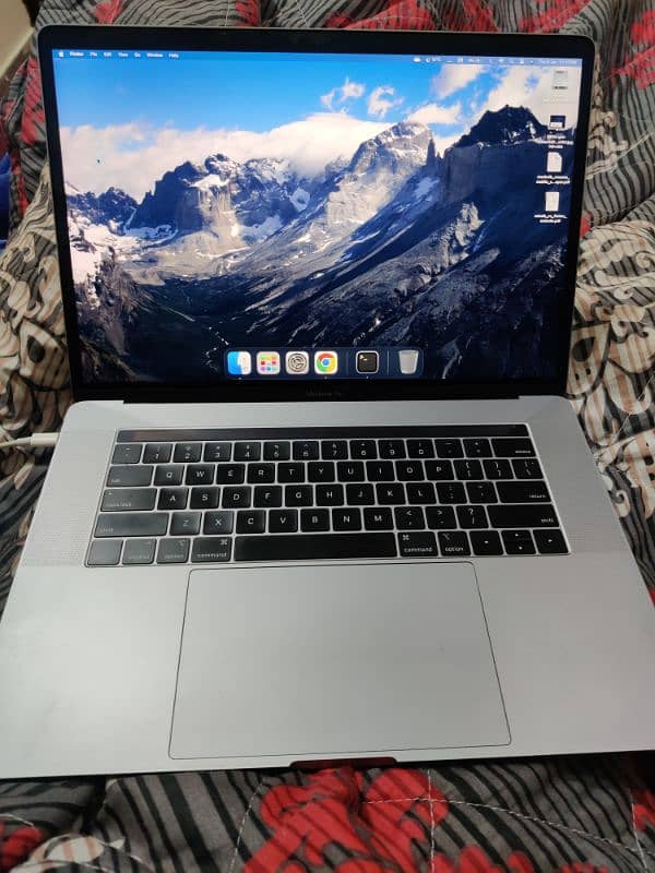 MacBook pro 2019  i-9 32gb 2