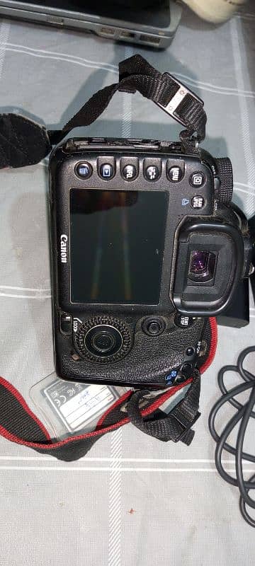 Canon DSLR camer with 3 Battery 32 /16 Gb CF card. 5