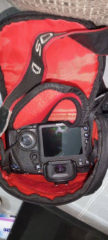 Canon DSLR camer with 3 Battery 32 /16 Gb CF card. 7