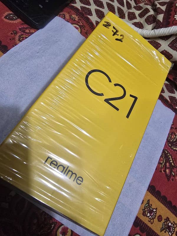 REALME C21 IN VERY NEAT & CLEAN CONDITION WITH BOX 3