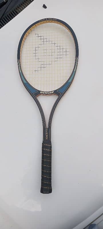 Dunlop Mach IV Mid-Size Tennis Racket – Classic and Durable 3